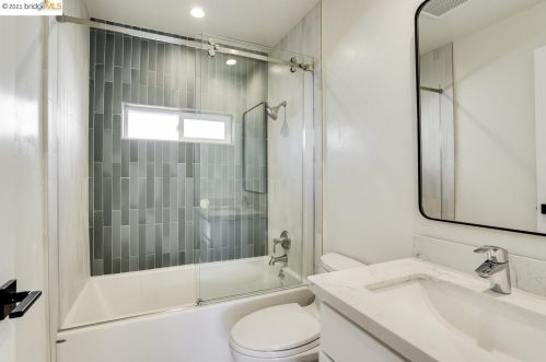 2043 Emerson St, Berkeley CA 94705-1813 exterior