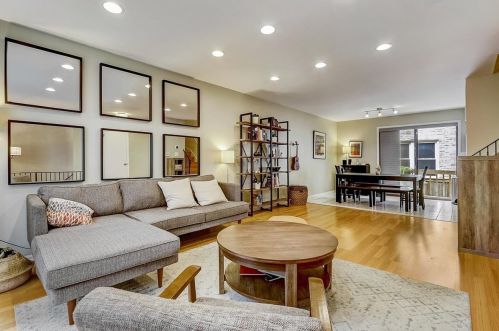 2907 Argyle St, Chicago, IL 60625-3668