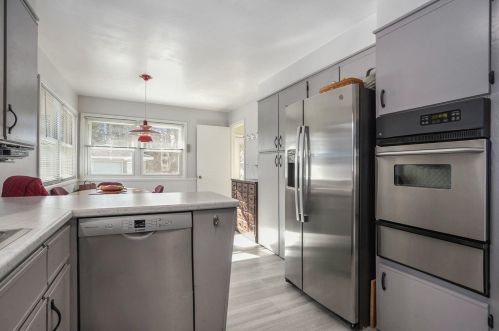 1534 10 St, Grand Rapids MI 49504-3977 exterior