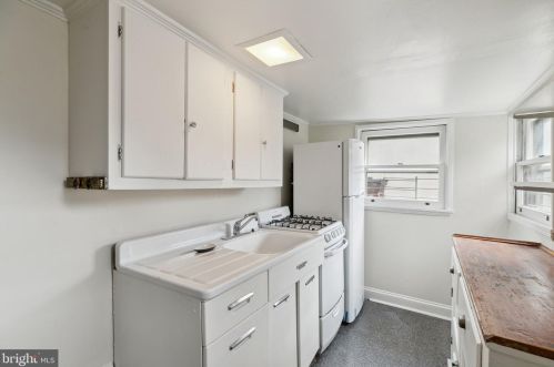 601 18 St, Philadelphia PA 19140-1013 exterior