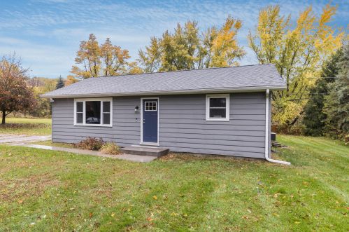 5228 E Ave, Kalamazoo MI 49009-9006 exterior