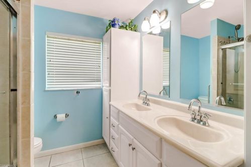 325 Bay Mdw Dr, Naples FL 34113-8302 exterior