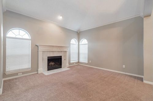 112 Midcrest Dr, Irving TX  75063-4821 exterior