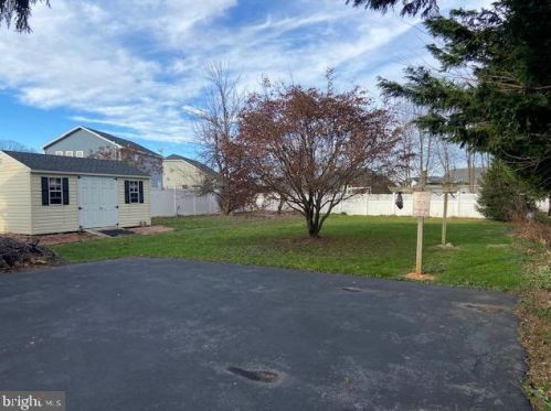 417 Fairview Dr, Hanover, PA 17331-9741