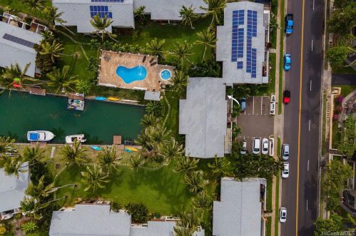 291 Kawaihae St, Honolulu HI  96825-1902 exterior