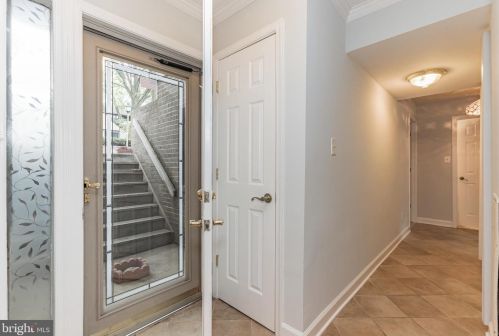 1633 Westwind Way, Mc Lean VA 22102-1604 exterior