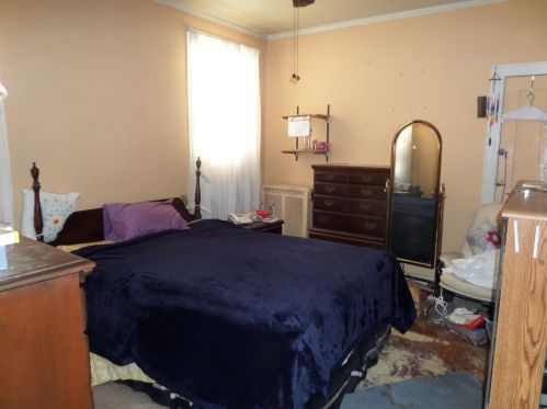 8028 Yates Blvd, Chicago IL 60617-2316 exterior