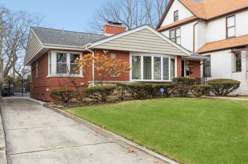 9202 Pleasant Ave, Chicago, IL 60643-6013