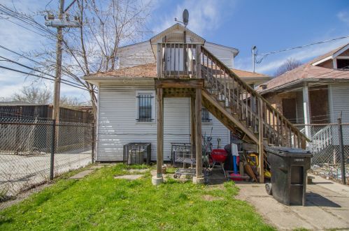 6243 Campbell Ave, Chicago IL 60659-2807 exterior