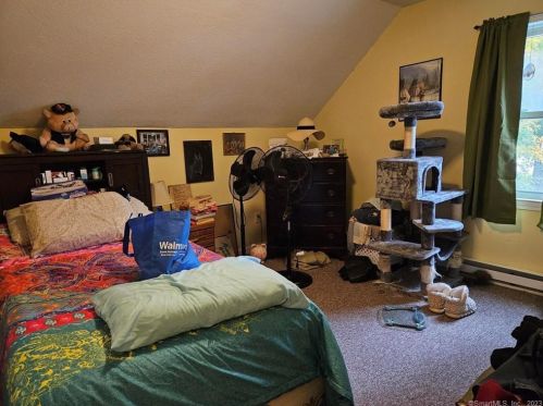 99 School St, Killingly CT 06239-3022 exterior