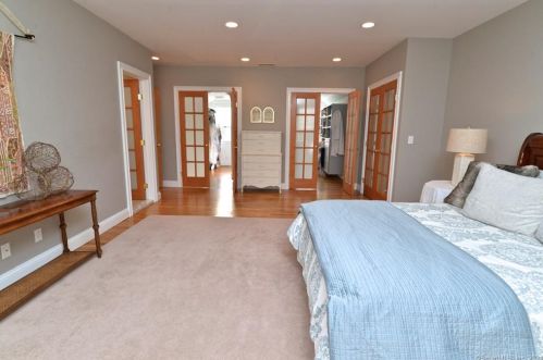 668 Ridgebury Rd, Ridgefield CT 06877-1117 exterior