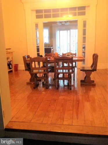 1838 Green St, Philadelphia PA  19130-4142 exterior