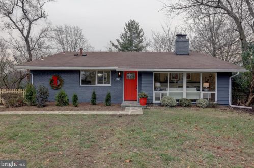 4513 Apple Tree Dr, Alexandria VA  22310-2901 exterior