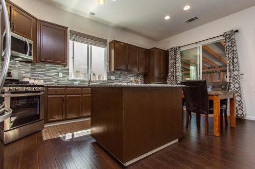 1072 Bennington Ave, Turlock CA  95382-0555 exterior