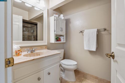 1170 Ridgemont Pl, Concord CA 94521-4831 exterior