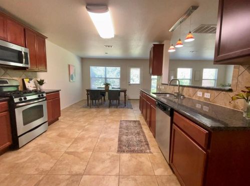 5640 Emma Thompson Way, Austin TX 78747-1707 exterior