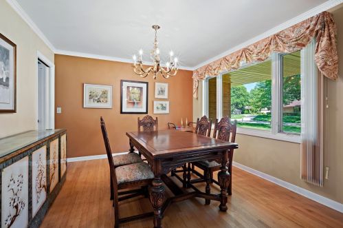 7021 Yates Rd, Milwaukee WI 53217-3824 exterior