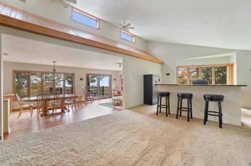 5278 Lakewood Rd, Duluth MN 55804-2817 exterior