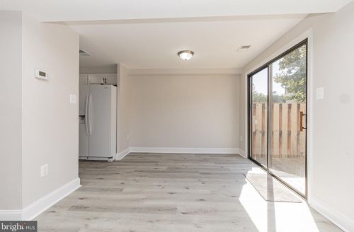 548 Gln Ct, Glen Burnie MD 21061-4733 exterior