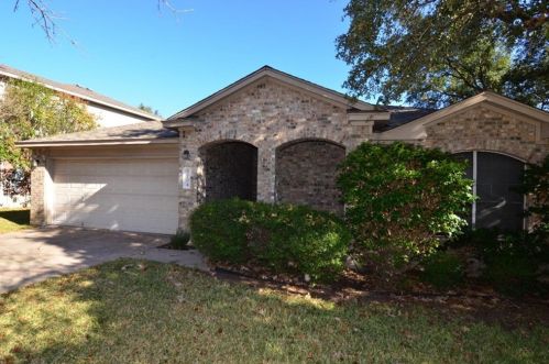 5704 Fitchwood Ln, Austin TX  78749-3546 exterior