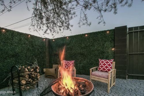 2152 Clarendon Ave, Phoenix AZ 85033-4120 exterior