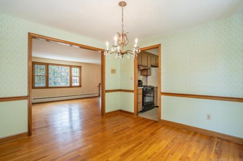 66 Lamplighter Ln, Hartford CT 06111-5232 exterior