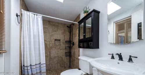 7272 Freestone Dr, Tucson AZ 85730-3711 exterior