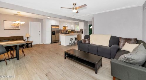 7208 21st Ave, Phoenix AZ  85021-7810 exterior