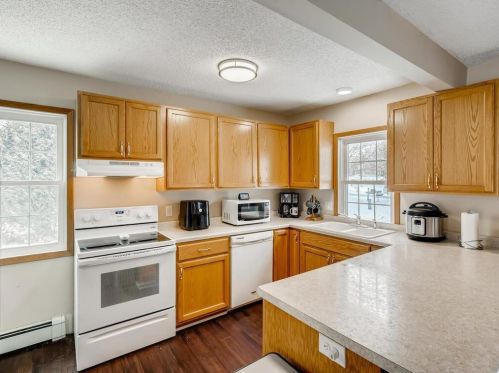 1210 Beam Ave, Saint Paul, MN 55109-1055