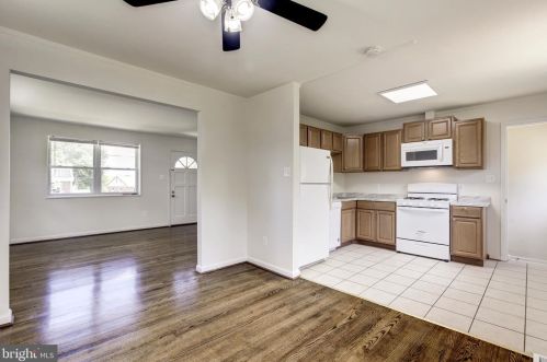 4706 Creek Shore Dr, Rockville MD  20852-2407 exterior