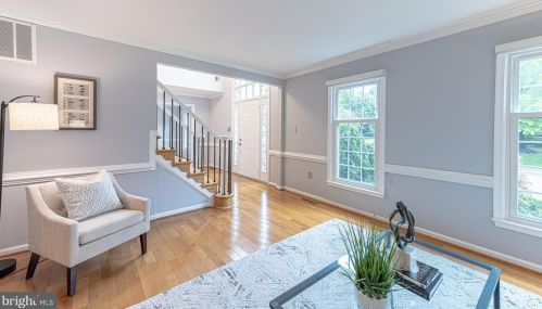 7712 Midday Ln, Alexandria VA 22306-2758 exterior