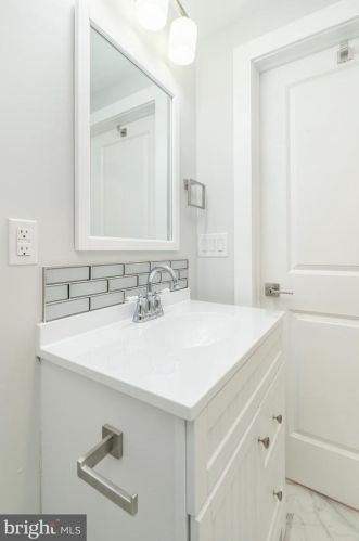 1720 22nd St, Philadelphia PA 19145-1943 exterior