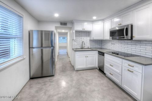 2015 8 St, Tucson AZ 85719-5515 exterior