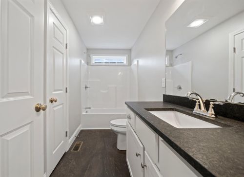 18 Richmond Dr, Concord NH 03303 exterior