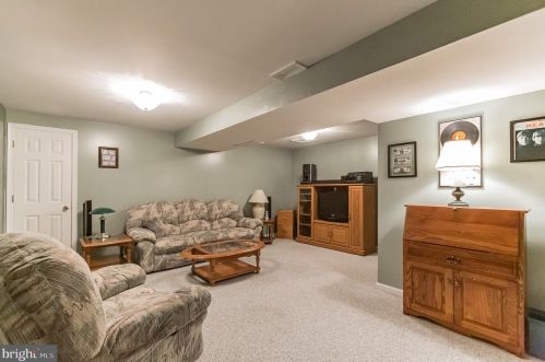 210 Moria Pl, Chester PA 19014-1264 exterior