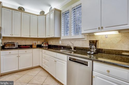 1276 Beverly Rd, Mc Lean VA 22101-2834 exterior