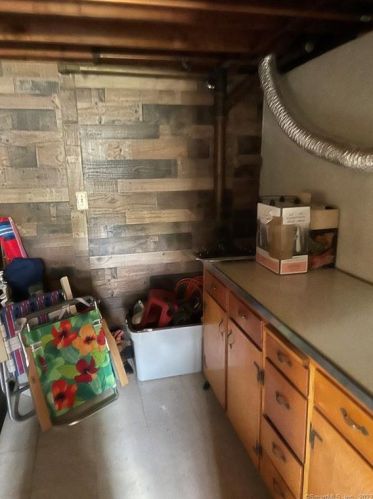 43 Grandview St, New Britain CT 06053-3048 exterior