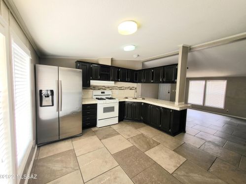 781 Lightstar Cir, Tucson AZ 85756-7250 exterior