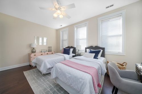 1725 Winchester Ave, Chicago IL 60622-1393 exterior