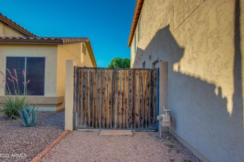 516 Anderson Ave, Phoenix AZ  85022-2370 exterior