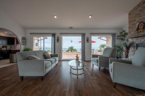 2727 Victoria Dr, Alpine CA  91901-3667 exterior