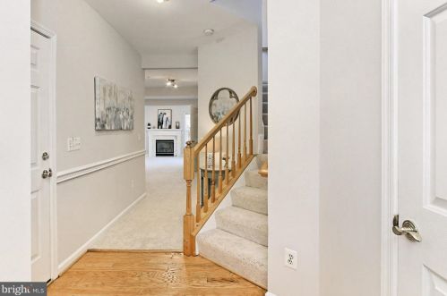 4999 Murtha St, Alexandria VA 22304-8612 exterior