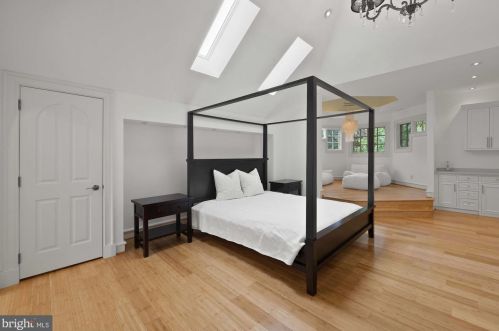 11705 Centurion Way, Rockville MD 20854-6419 exterior