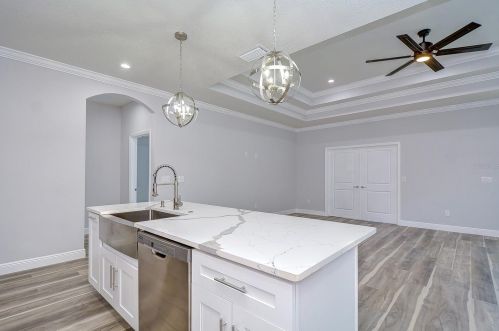 2710 Braddock St, Tampa FL  33607-6828 exterior