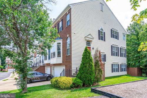 6715 Applemint Ln, Alexandria VA  22310-2651 exterior