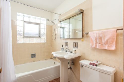 4716 Kennicott Ave, Chicago IL 60630-4322 exterior