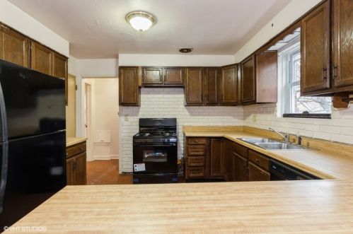 3322 Catalpa Ave, Chicago IL 60625-2275 exterior