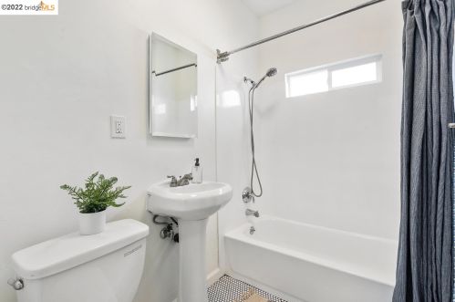 1247 Burnett St, Berkeley CA 94702-2436 exterior