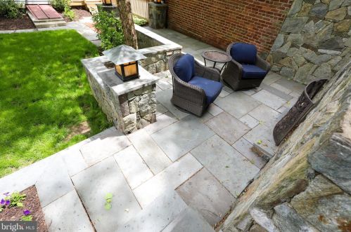 7426 Piney Branch Rd, Silver Spring MD 20901-4352 exterior