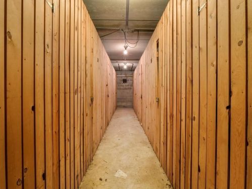 9034 Lisbon Ave, Milwaukee WI  53222-2734 exterior